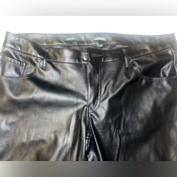 Wild Fable Size 14 Low-Rise Faux Leather Flare Pants in Black 🖤 - Picture 5 of 7